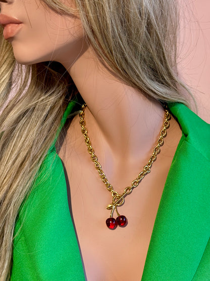 Collier cerise