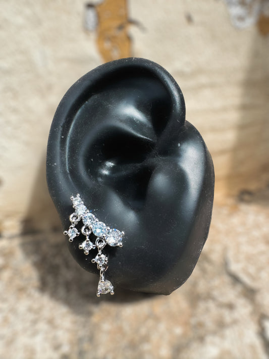 Boucle d’oreille barre strass en cascade ( disponible en coloris or ou argent)