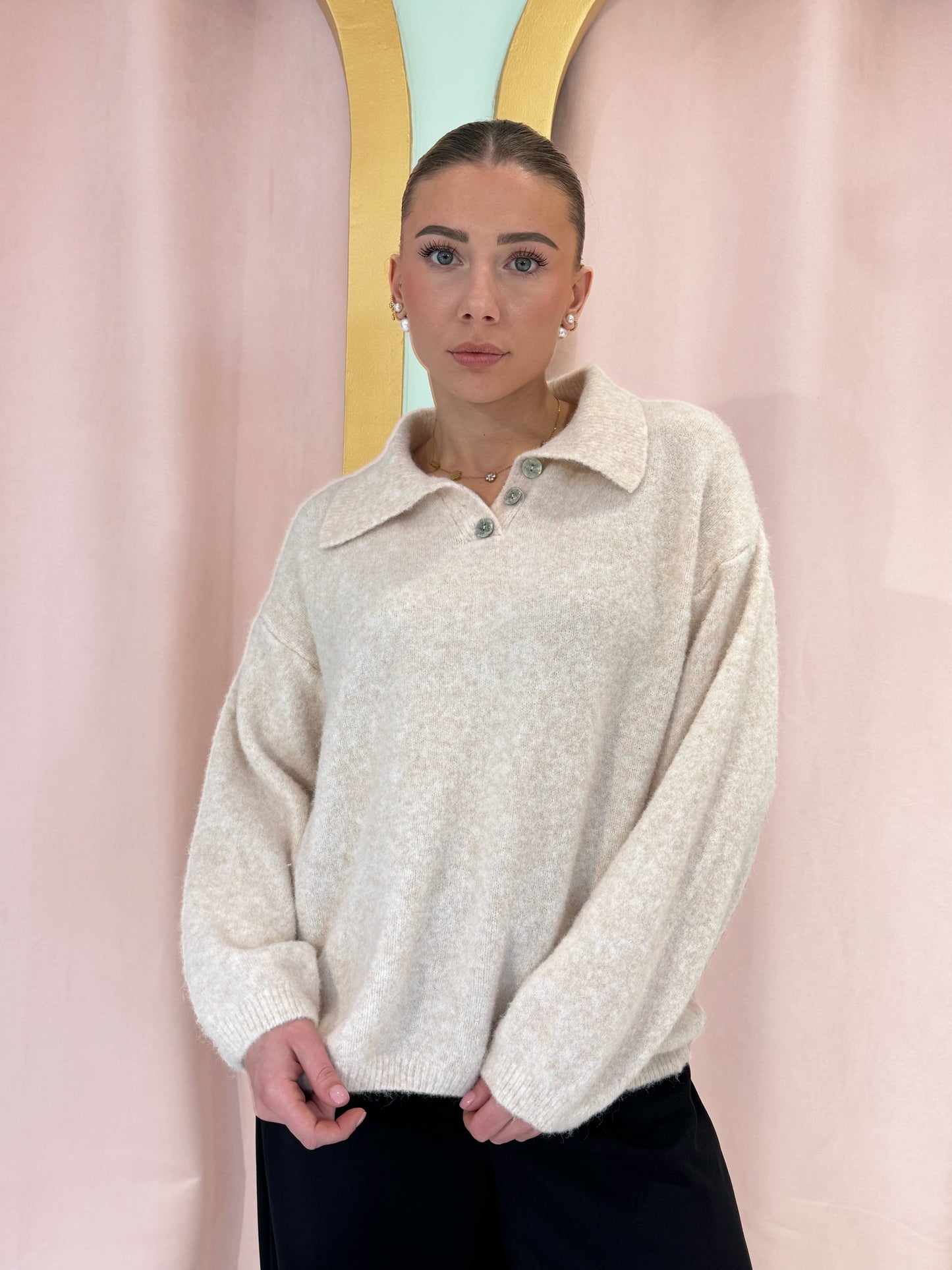 Pull en maille avec col polo crème