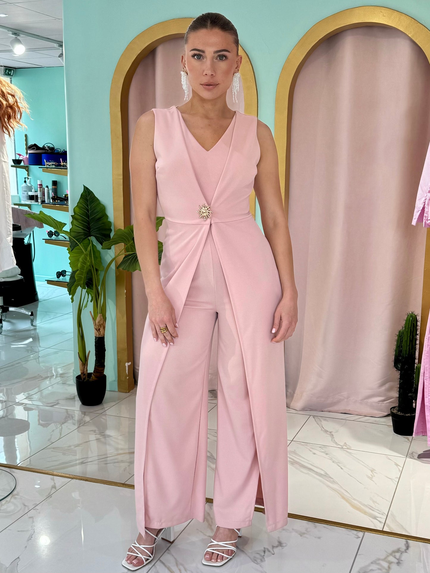 Combinaison pantalon avec broche soleil -rose pastel