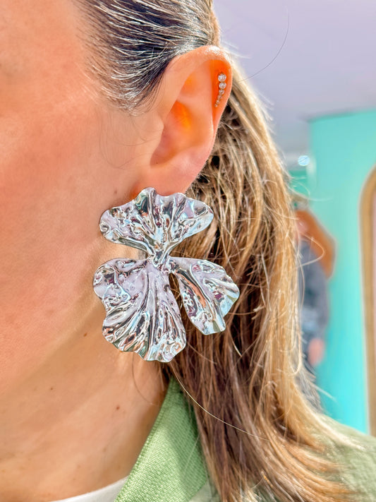 Grosse boucles d’oreilles fleurs argent
