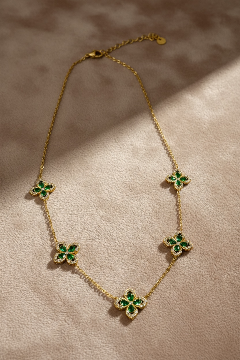 Collier dana fleurs strass vert