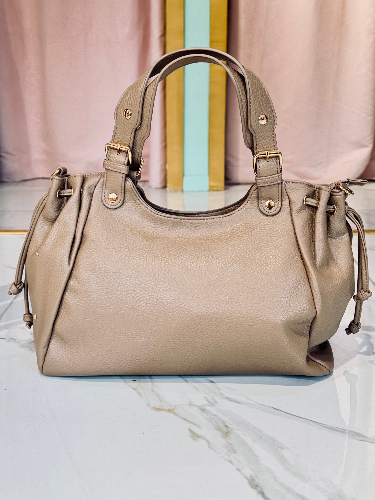 Sac bowling en simili grainé – Grand format – Style intemporel- beige