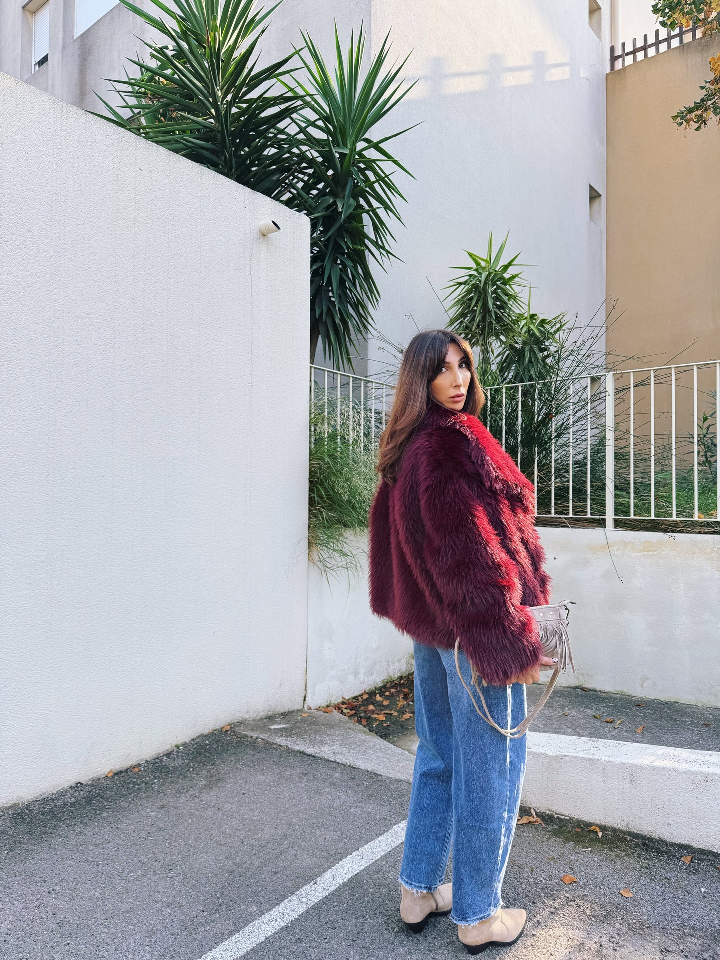 Manteau fausse fourrure bordeaux