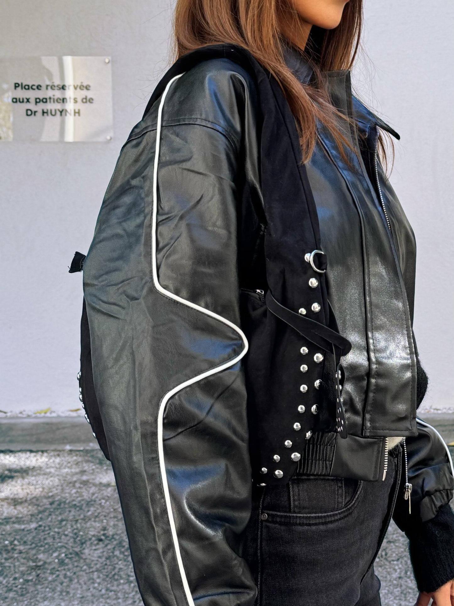 Bombers noir en simili bande blanche