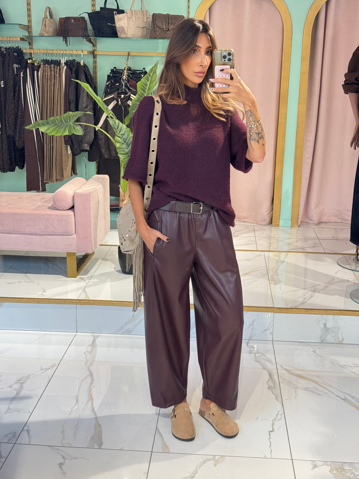 Pantalon coupe baloon en simili soft touch - bordeaux