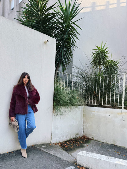 Manteau fausse fourrure bordeaux