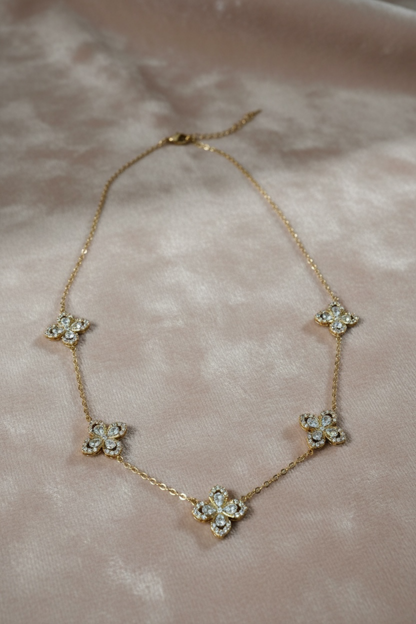 Collier dana fleurs strass