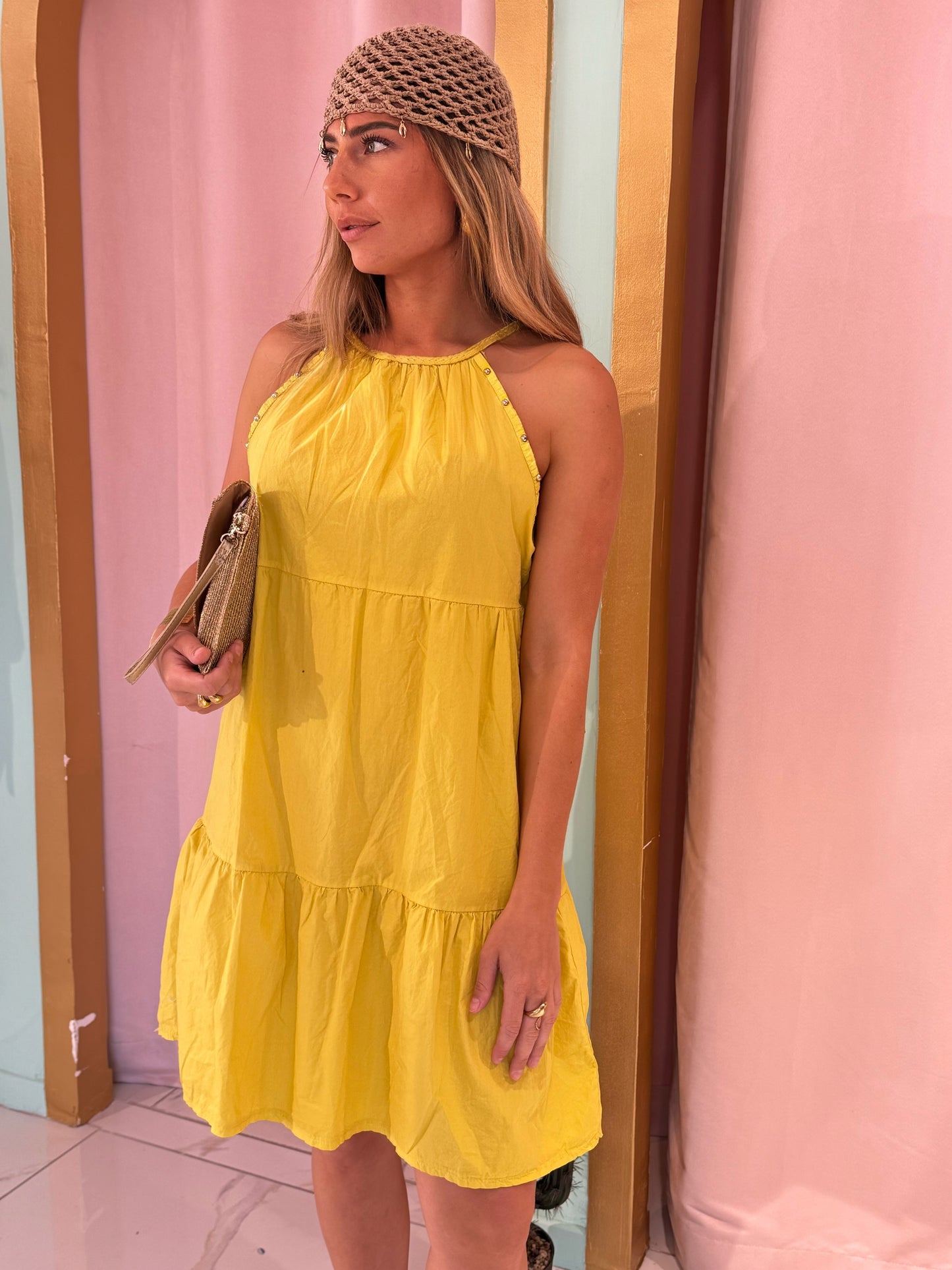 Robe en popeline de coton à encolure cloutée - jaune