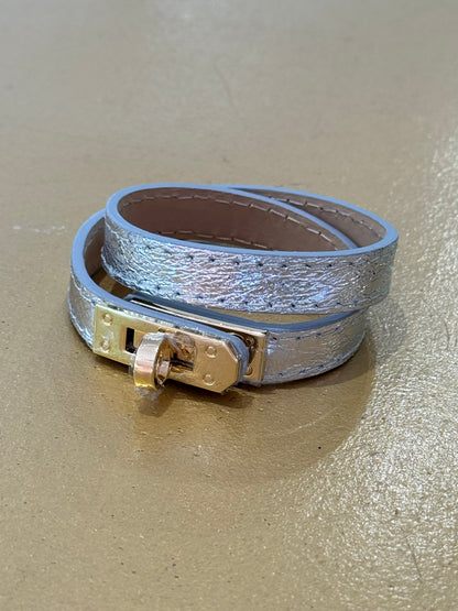 Bracelet dupe en cuir à boucles