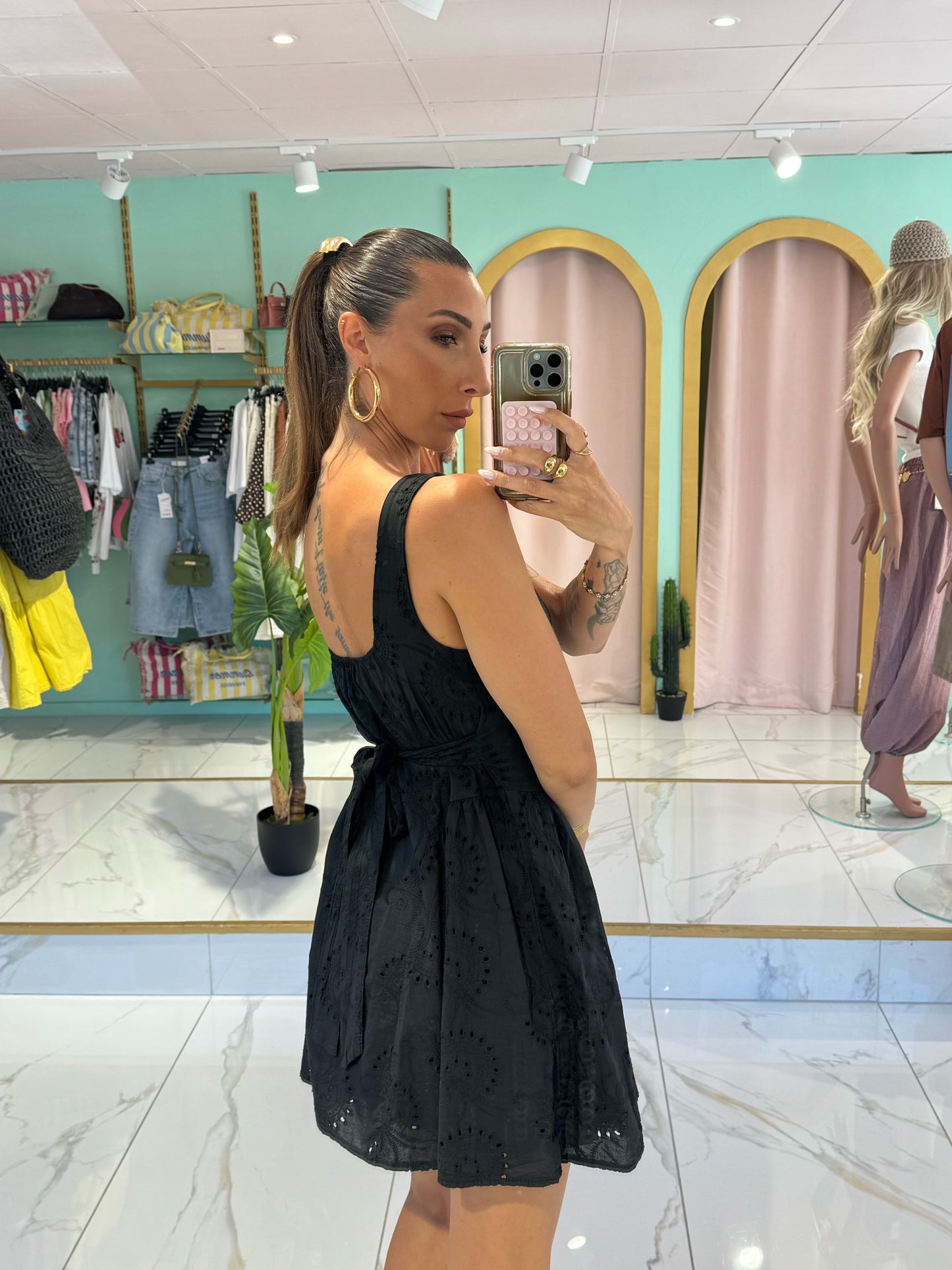 Robe crochet patineuse - noire