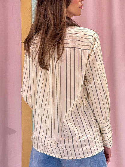 Chemise rayée avec épaulettes et cravate jaune