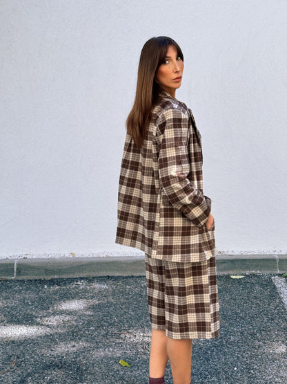 Ensemble veste tailleur & bermuda à carreaux marron