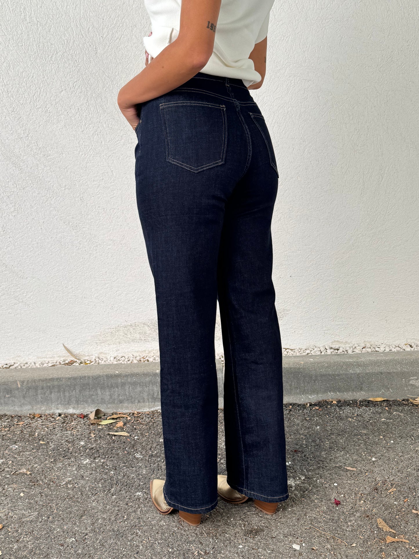 Jean brut femme – Coupe régulière – Taille haute stretch