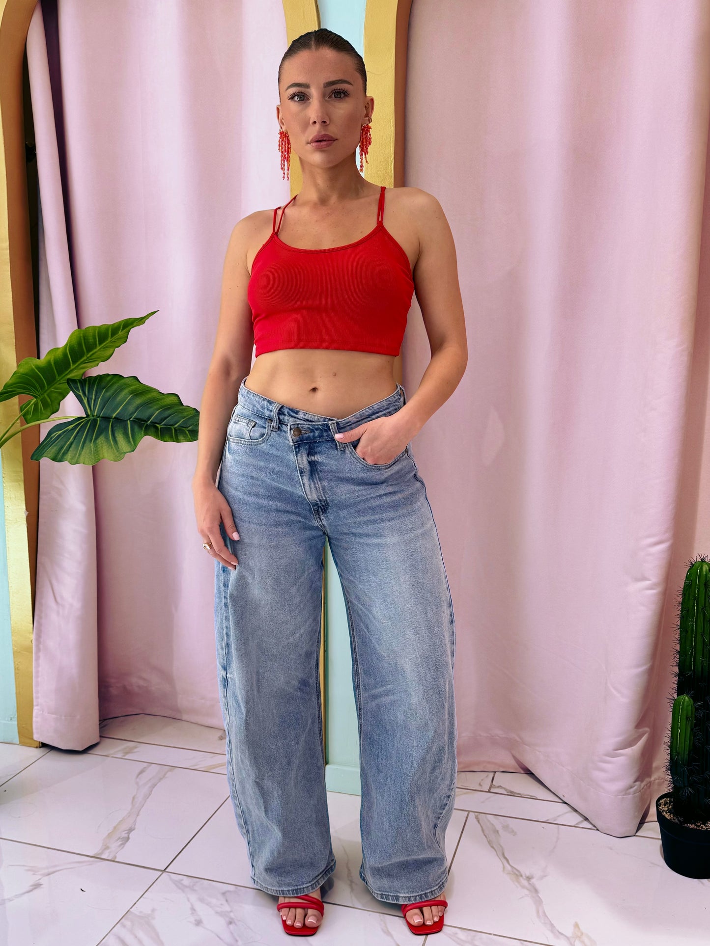 Crop Top à Coques – Dos Croisé & Maille Côtelée rouge
