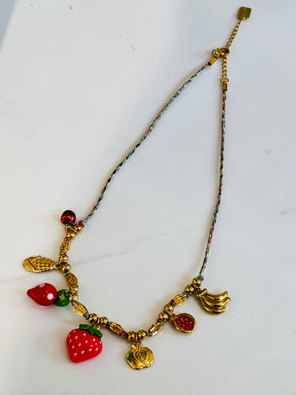 Collier charms sur cordon fraise & compagnie