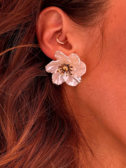 Boucles d’oreilles fleurs blanches