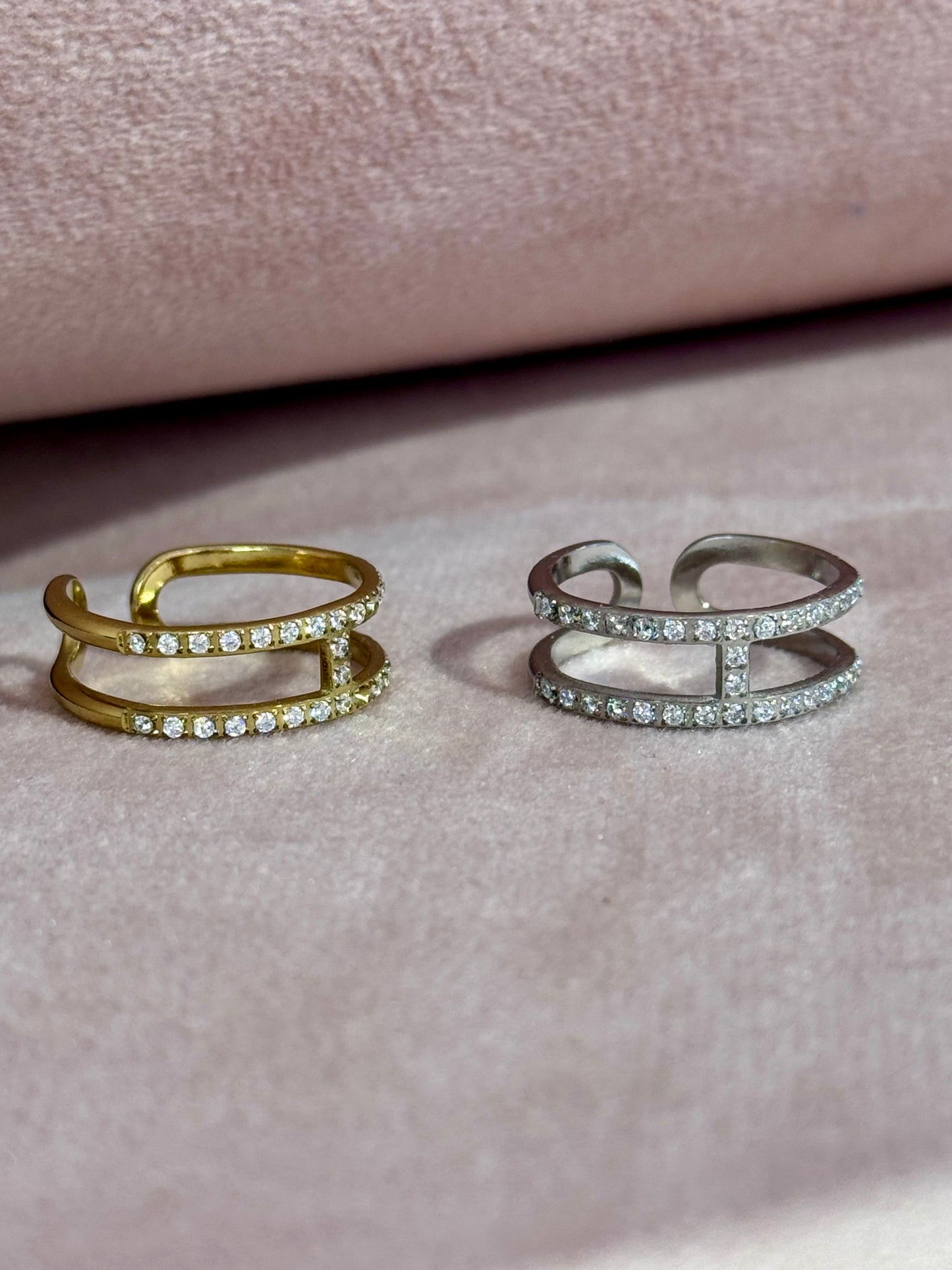 Bague H fine et strass
