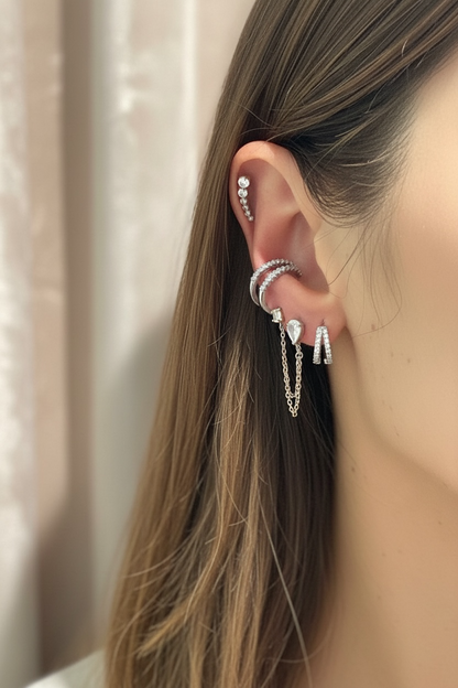 Bague d’oreille / faux piercing double barre strass