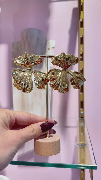Grosse boucles d’oreilles fleurs or